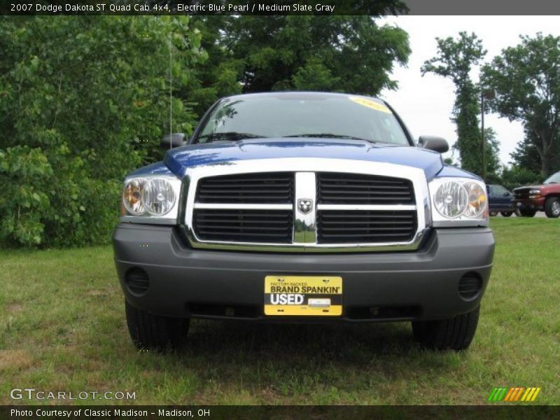 Electric Blue Pearl / Medium Slate Gray 2007 Dodge Dakota ST Quad Cab 4x4