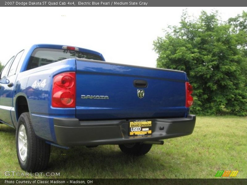 Electric Blue Pearl / Medium Slate Gray 2007 Dodge Dakota ST Quad Cab 4x4
