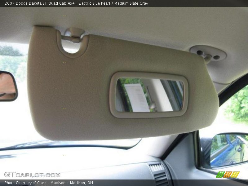 Electric Blue Pearl / Medium Slate Gray 2007 Dodge Dakota ST Quad Cab 4x4