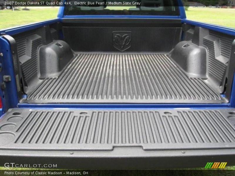 Electric Blue Pearl / Medium Slate Gray 2007 Dodge Dakota ST Quad Cab 4x4