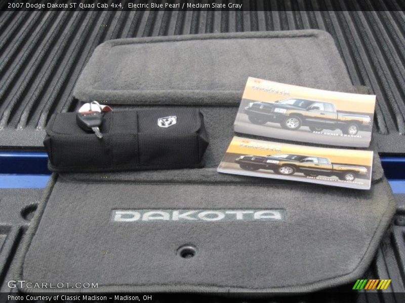 Electric Blue Pearl / Medium Slate Gray 2007 Dodge Dakota ST Quad Cab 4x4