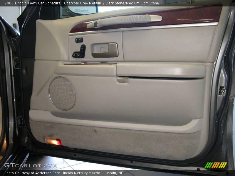 Charcoal Grey Metallic / Dark Stone/Medium Light Stone 2003 Lincoln Town Car Signature