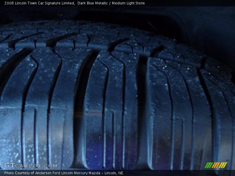 Dark Blue Metallic / Medium Light Stone 2008 Lincoln Town Car Signature Limited