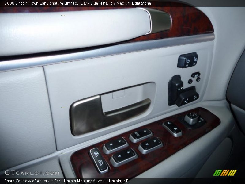 Dark Blue Metallic / Medium Light Stone 2008 Lincoln Town Car Signature Limited