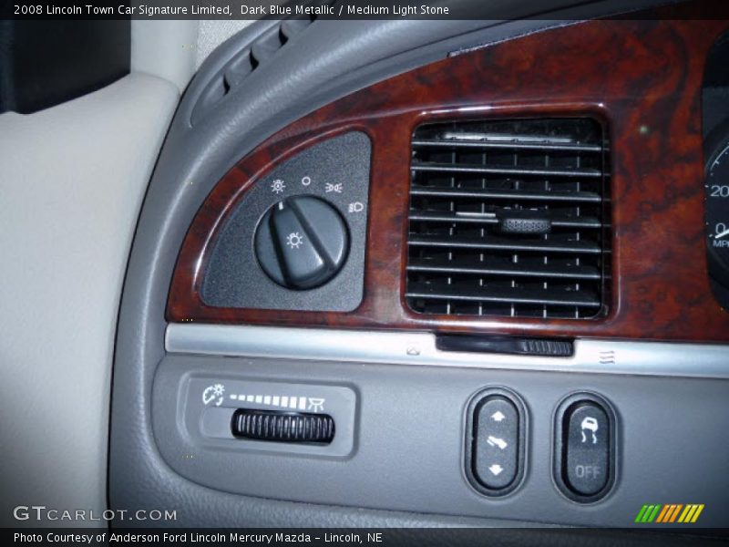 Dark Blue Metallic / Medium Light Stone 2008 Lincoln Town Car Signature Limited