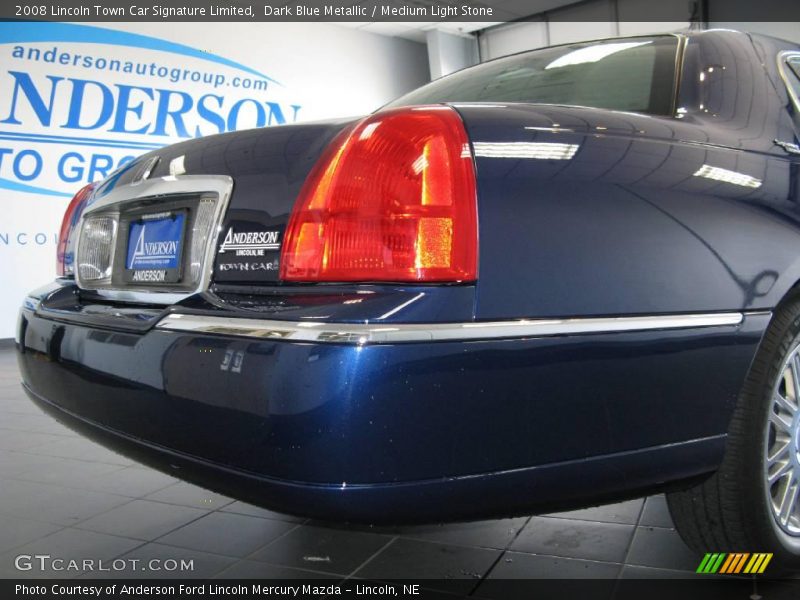 Dark Blue Metallic / Medium Light Stone 2008 Lincoln Town Car Signature Limited