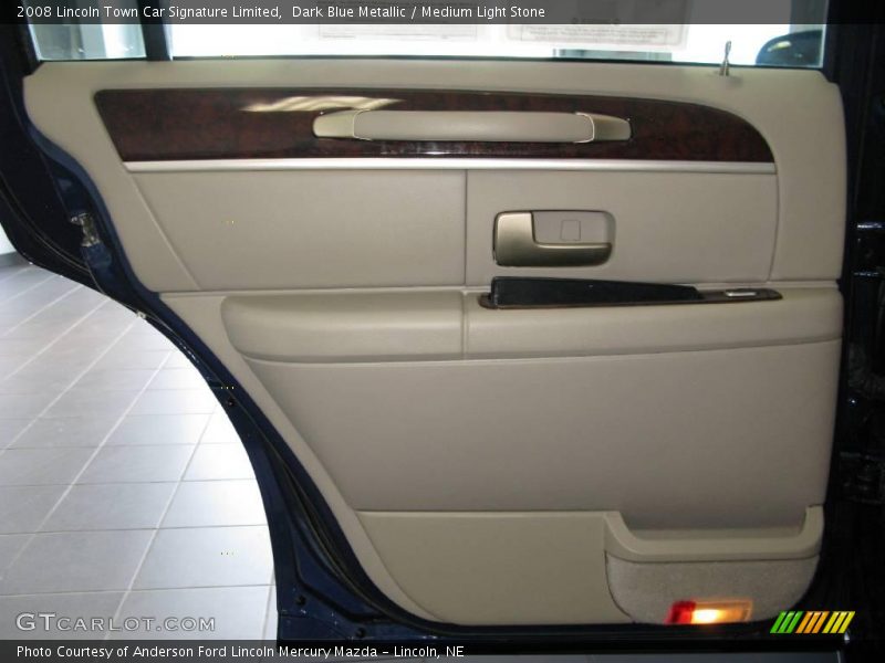 Dark Blue Metallic / Medium Light Stone 2008 Lincoln Town Car Signature Limited