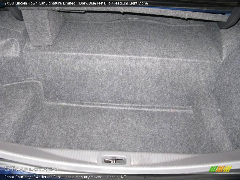 Dark Blue Metallic / Medium Light Stone 2008 Lincoln Town Car Signature Limited