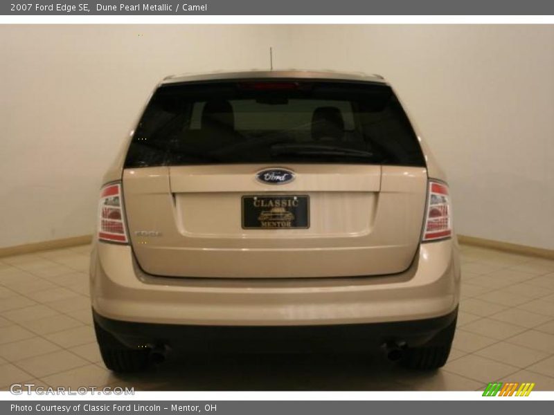 Dune Pearl Metallic / Camel 2007 Ford Edge SE