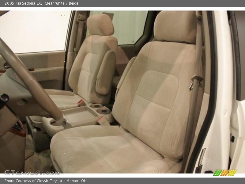 Clear White / Beige 2005 Kia Sedona EX