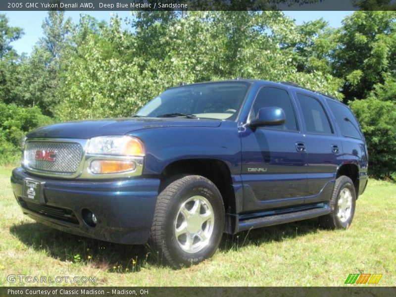 Deep Blue Metallic / Sandstone 2005 GMC Yukon Denali AWD