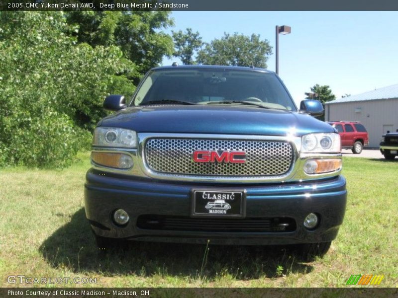 Deep Blue Metallic / Sandstone 2005 GMC Yukon Denali AWD