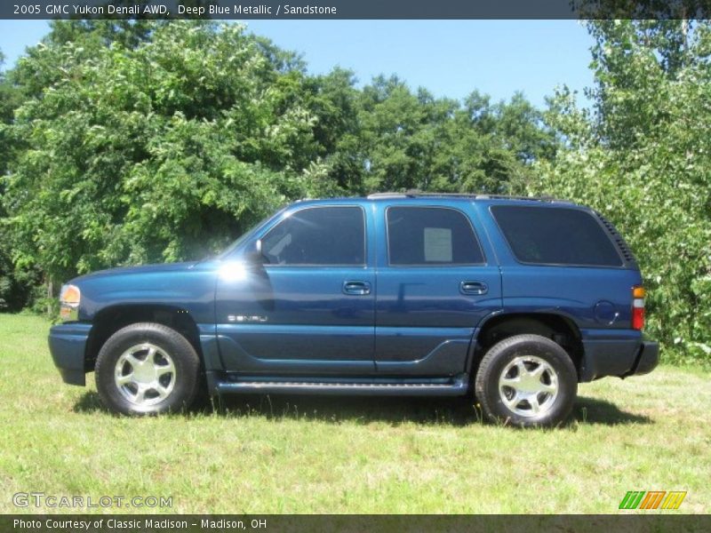 Deep Blue Metallic / Sandstone 2005 GMC Yukon Denali AWD