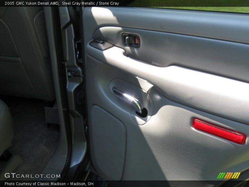 Steel Gray Metallic / Stone Gray 2005 GMC Yukon Denali AWD