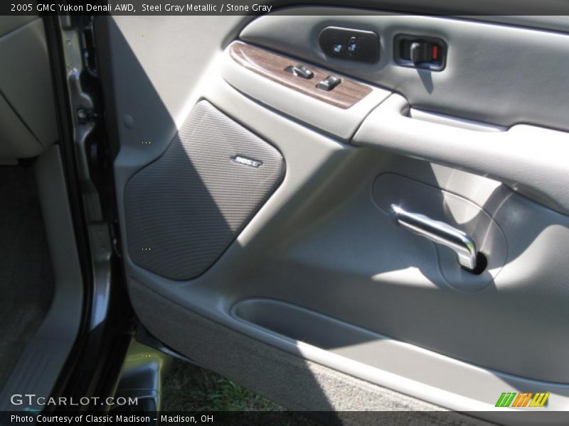 Steel Gray Metallic / Stone Gray 2005 GMC Yukon Denali AWD