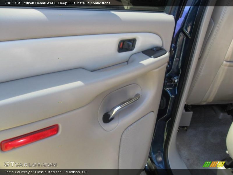 Deep Blue Metallic / Sandstone 2005 GMC Yukon Denali AWD