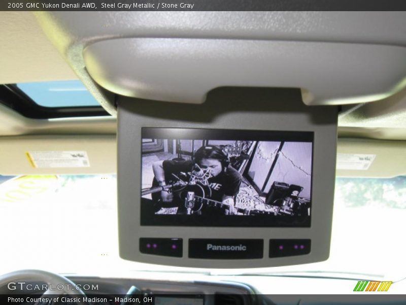 Steel Gray Metallic / Stone Gray 2005 GMC Yukon Denali AWD