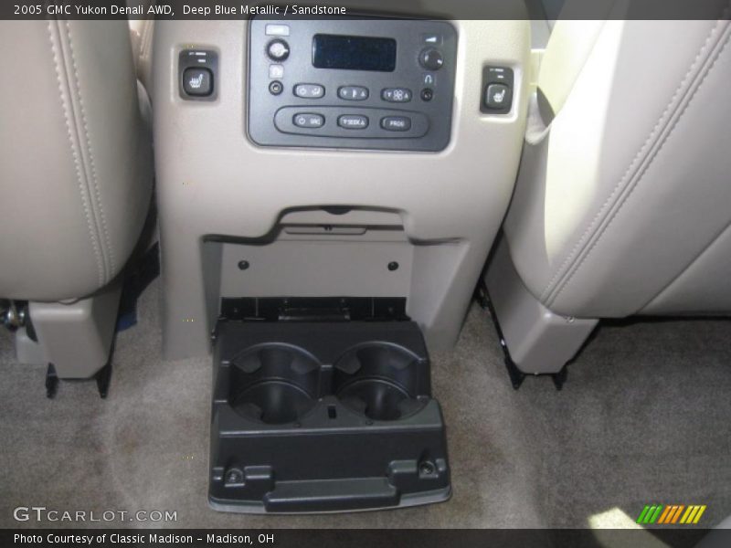 Deep Blue Metallic / Sandstone 2005 GMC Yukon Denali AWD