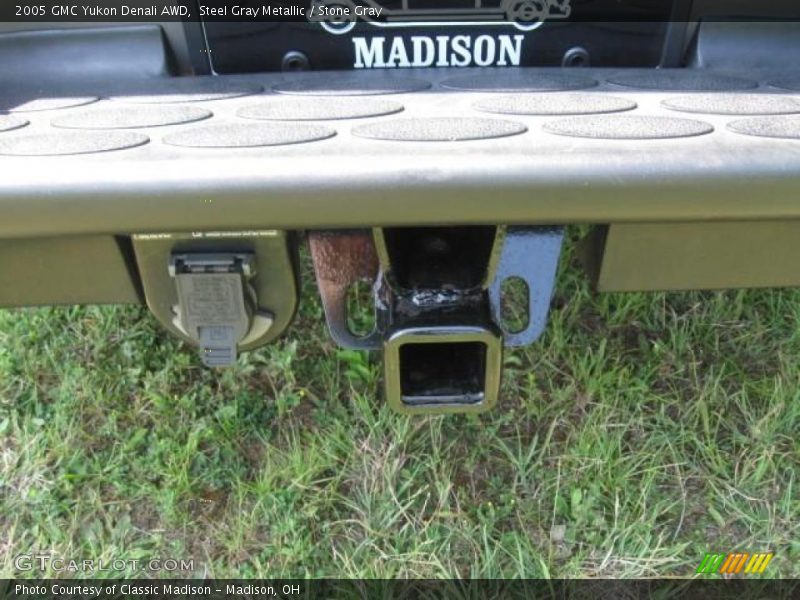 Steel Gray Metallic / Stone Gray 2005 GMC Yukon Denali AWD