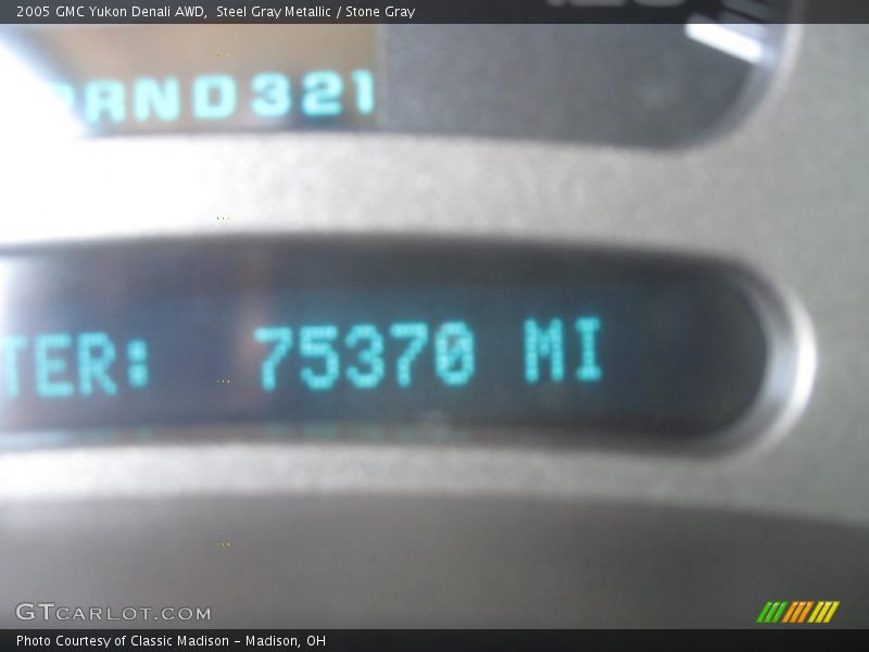Steel Gray Metallic / Stone Gray 2005 GMC Yukon Denali AWD