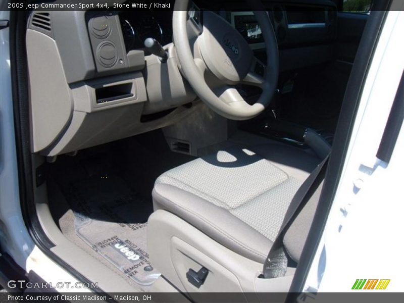 Stone White / Khaki 2009 Jeep Commander Sport 4x4