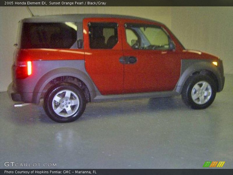 Sunset Orange Pearl / Black/Gray 2005 Honda Element EX