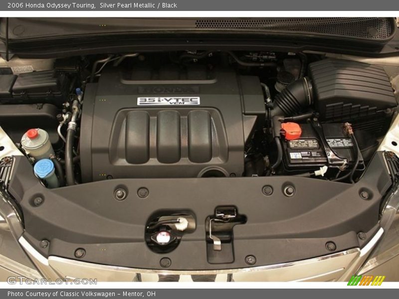 Silver Pearl Metallic / Black 2006 Honda Odyssey Touring
