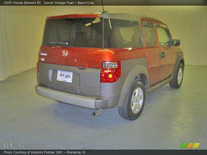 Sunset Orange Pearl / Black/Gray 2005 Honda Element EX