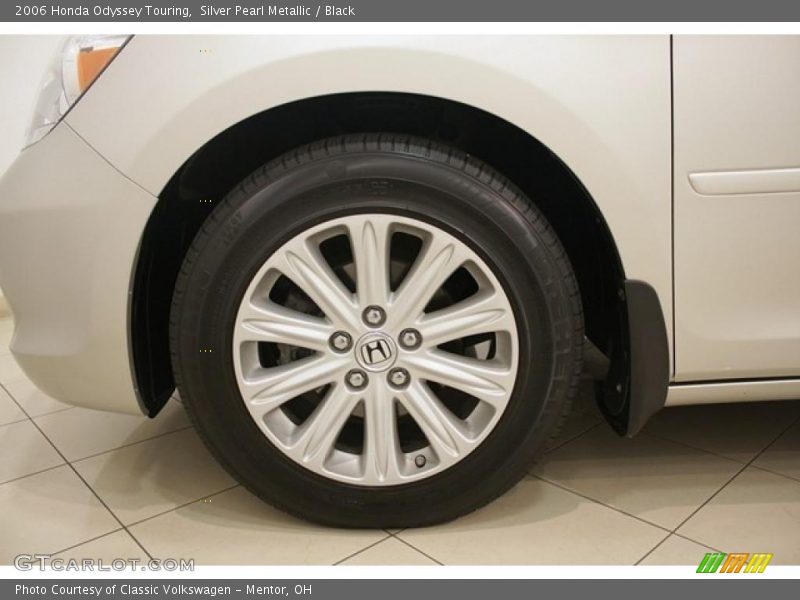 Silver Pearl Metallic / Black 2006 Honda Odyssey Touring
