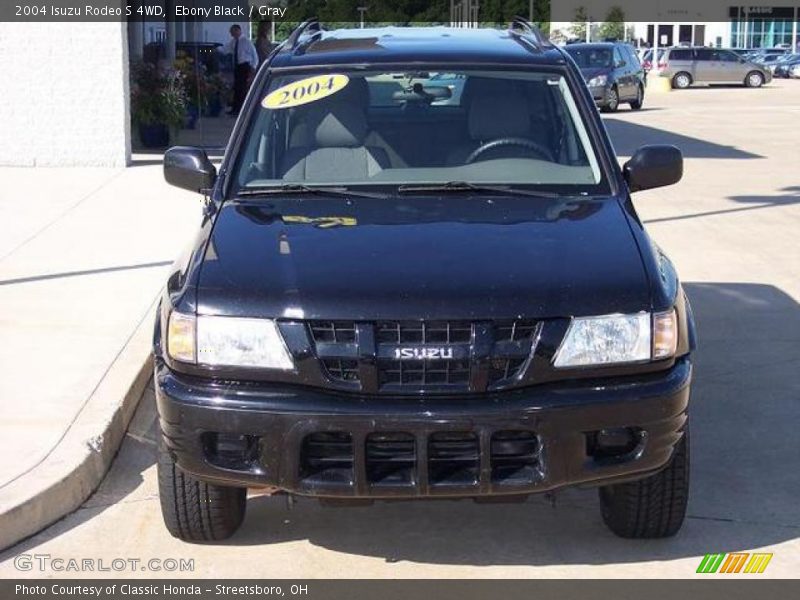 Ebony Black / Gray 2004 Isuzu Rodeo S 4WD
