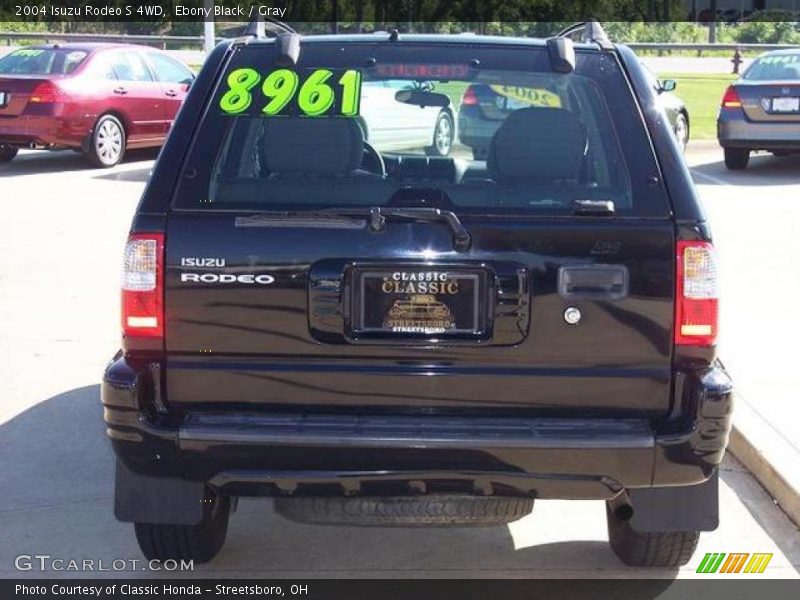 Ebony Black / Gray 2004 Isuzu Rodeo S 4WD