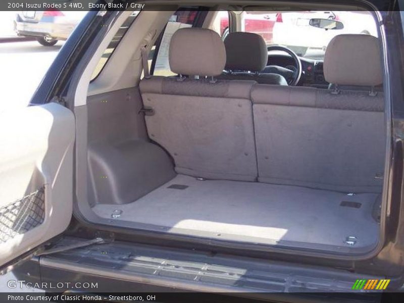 Ebony Black / Gray 2004 Isuzu Rodeo S 4WD