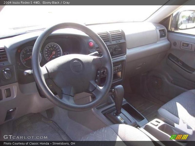 Ebony Black / Gray 2004 Isuzu Rodeo S 4WD