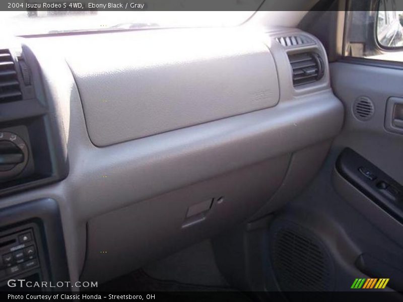 Ebony Black / Gray 2004 Isuzu Rodeo S 4WD