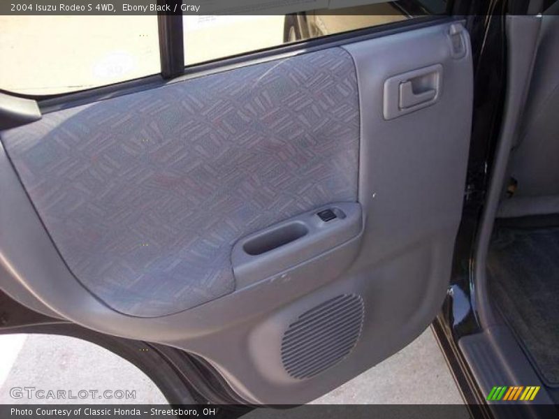 Ebony Black / Gray 2004 Isuzu Rodeo S 4WD