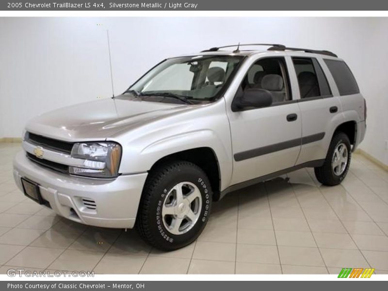 Silverstone Metallic / Light Gray 2005 Chevrolet TrailBlazer LS 4x4
