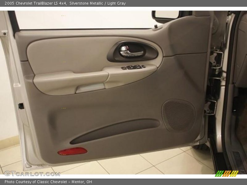 Silverstone Metallic / Light Gray 2005 Chevrolet TrailBlazer LS 4x4