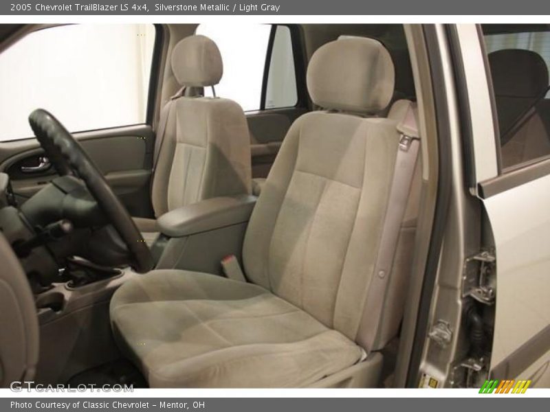 Silverstone Metallic / Light Gray 2005 Chevrolet TrailBlazer LS 4x4