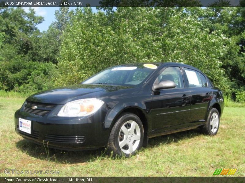 Black / Gray 2005 Chevrolet Cobalt Sedan