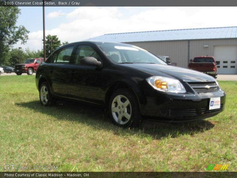 Black / Gray 2005 Chevrolet Cobalt Sedan