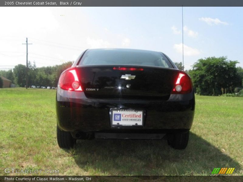 Black / Gray 2005 Chevrolet Cobalt Sedan