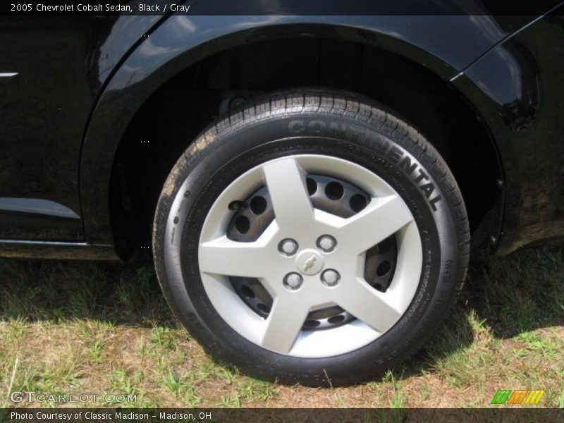 Black / Gray 2005 Chevrolet Cobalt Sedan