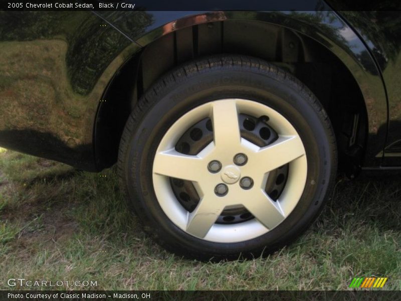 Black / Gray 2005 Chevrolet Cobalt Sedan