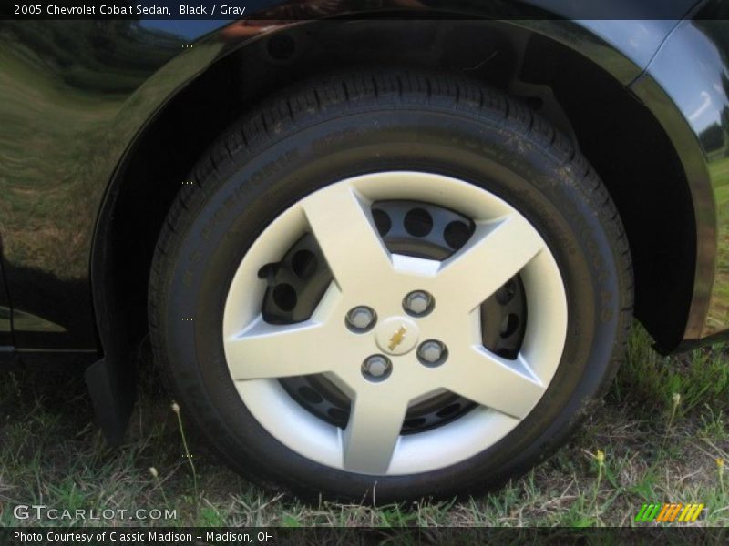 Black / Gray 2005 Chevrolet Cobalt Sedan