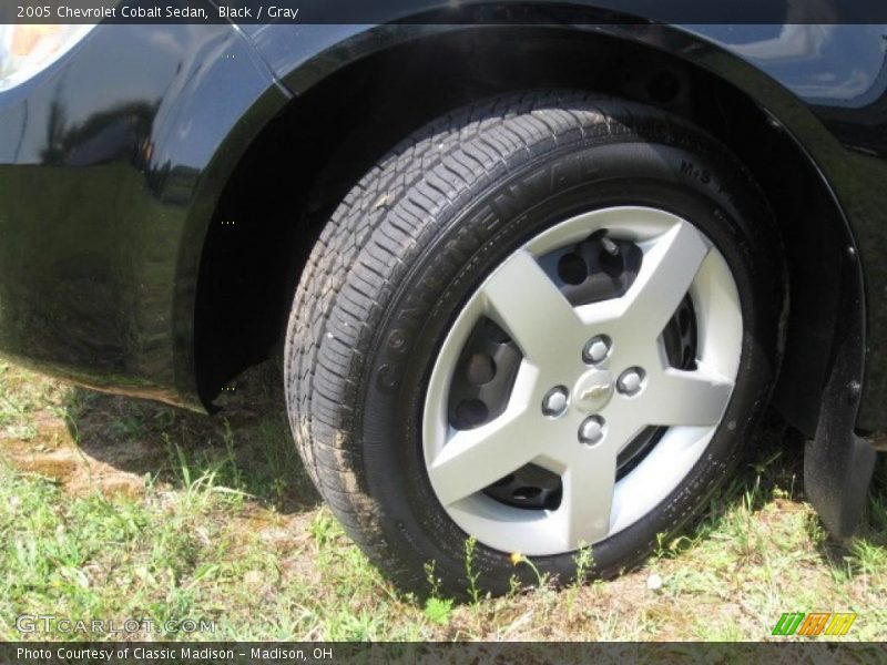 Black / Gray 2005 Chevrolet Cobalt Sedan