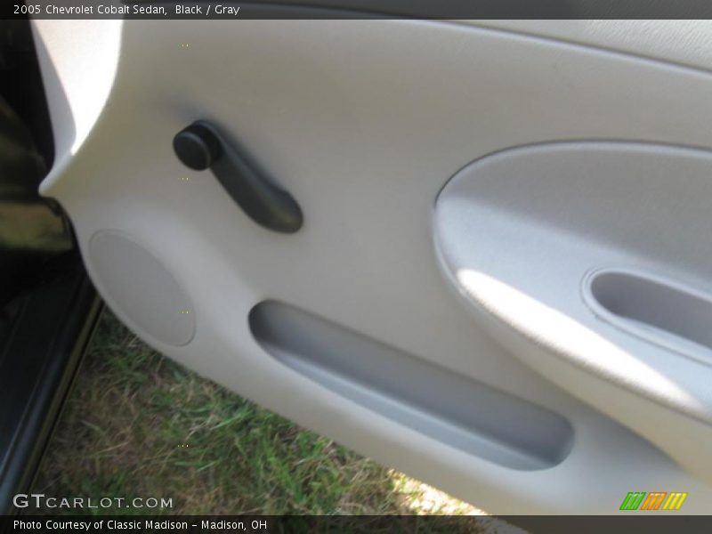 Black / Gray 2005 Chevrolet Cobalt Sedan