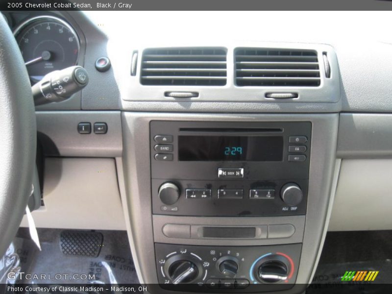 Black / Gray 2005 Chevrolet Cobalt Sedan