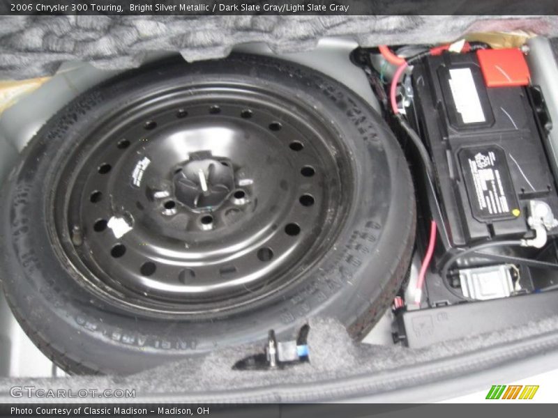 Bright Silver Metallic / Dark Slate Gray/Light Slate Gray 2006 Chrysler 300 Touring