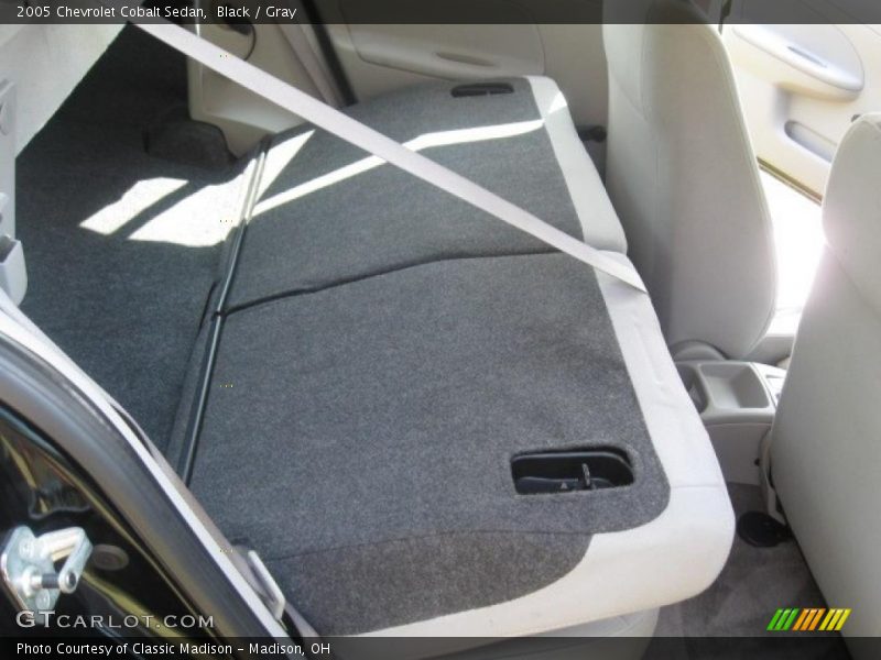 Black / Gray 2005 Chevrolet Cobalt Sedan