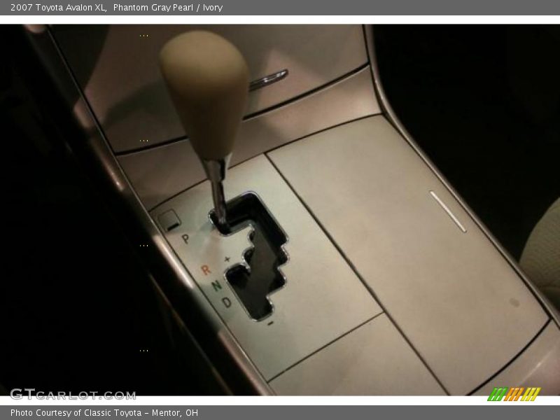 Phantom Gray Pearl / Ivory 2007 Toyota Avalon XL